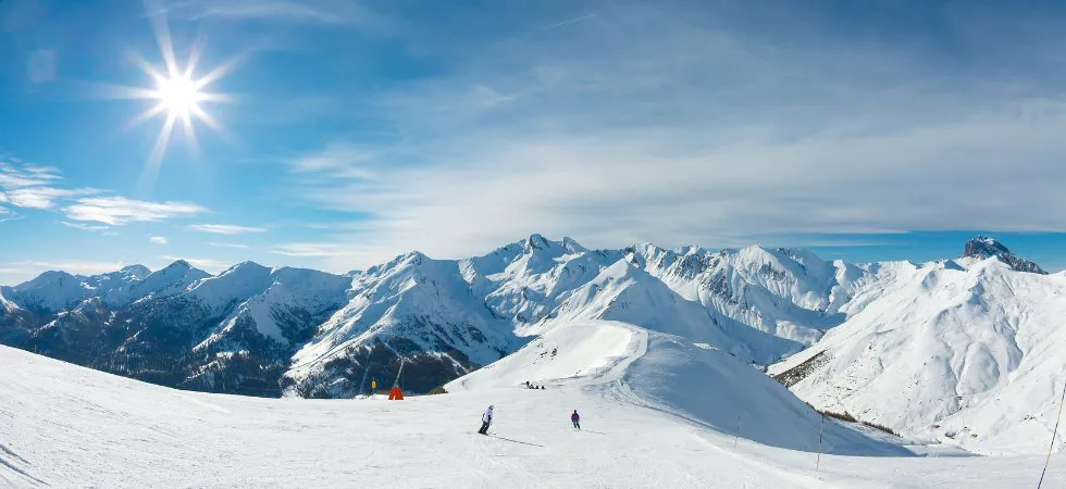 Skiferie i Saalbach - Ned af pisten i høj solskin