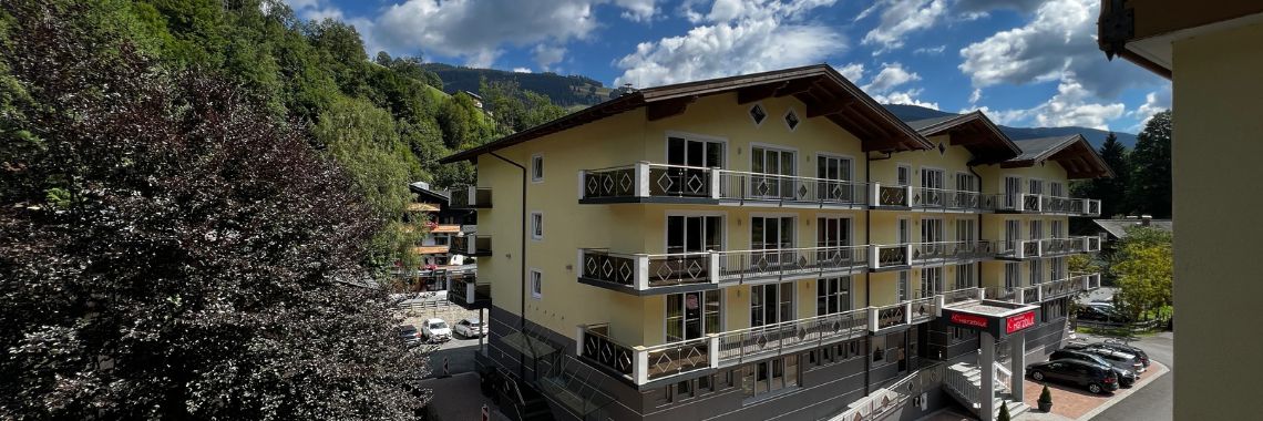 Sommarsemester i Saalbach - Hotel Herzblut