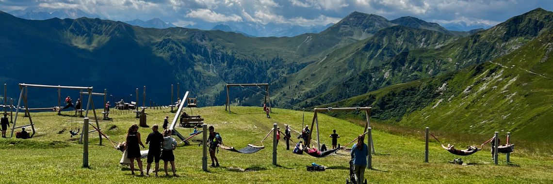 Sommarsemester i Saalbach - lekplats på toppen av berget