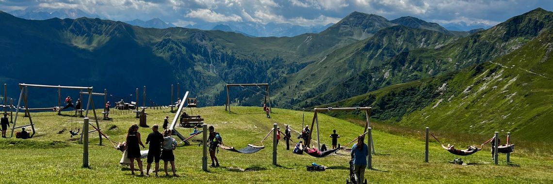 Sommerferie i Saalbach - legeplads på toppen af bjerget