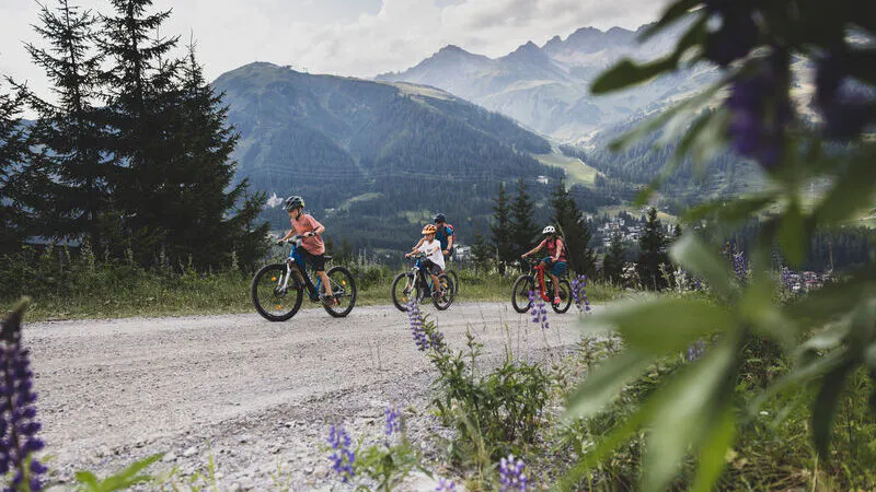 Bike_and_Hike_Sattelkopf_Sommer © TVB St. Anton am Arlberg_Patrick Bätz (2)
